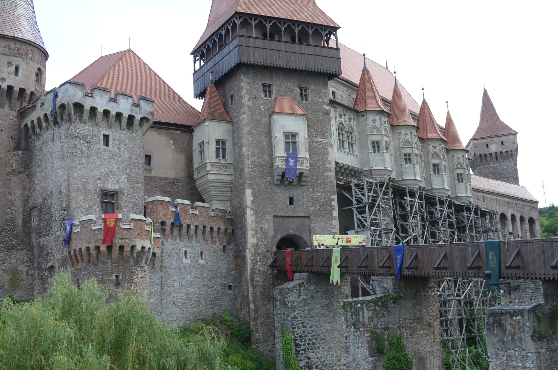 Destinaţia zilei. Castelul Corvinilor. EU Aleg România – 11 august