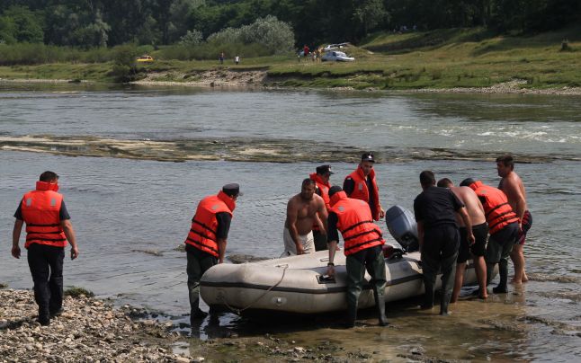 Botoşani: Un bucureştean s-a înecat într-un iaz din Dorohoi