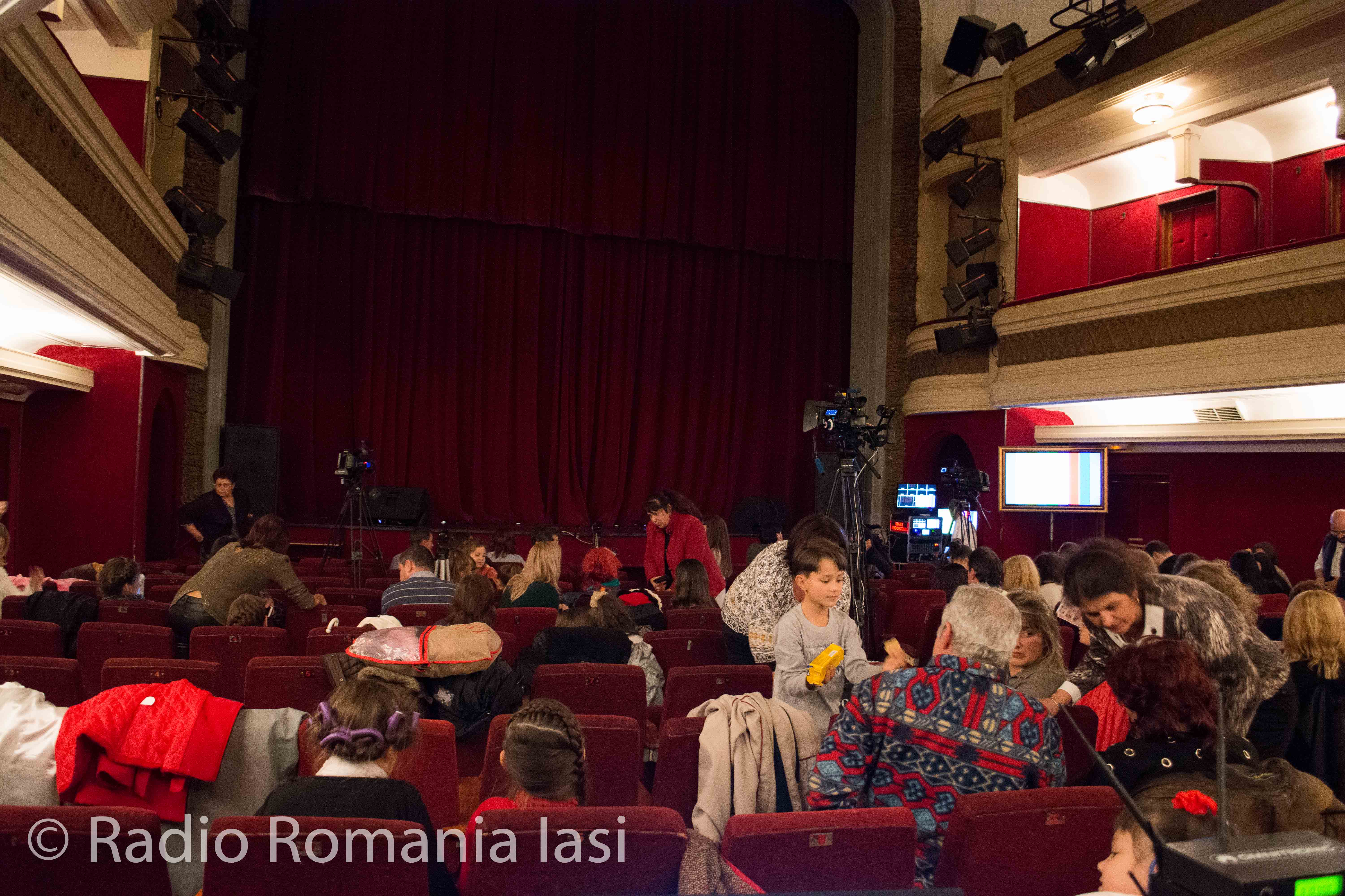 Festivalul naţional de teatru, muzică şi dans pentru copii şi tineret “NEGHINIŢĂ” 2014 (FOTO)