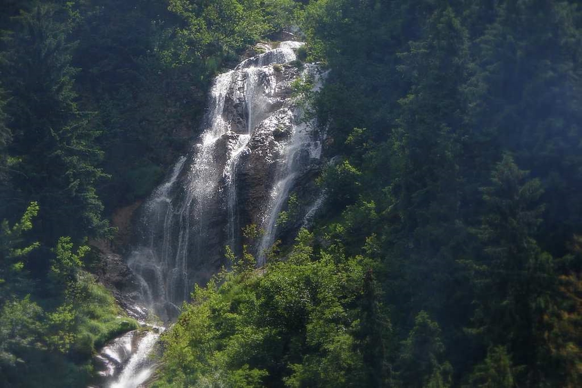 Destinaţia zilei: Cascada Cailor din Maramureş. EU aleg România – 20 septembrie