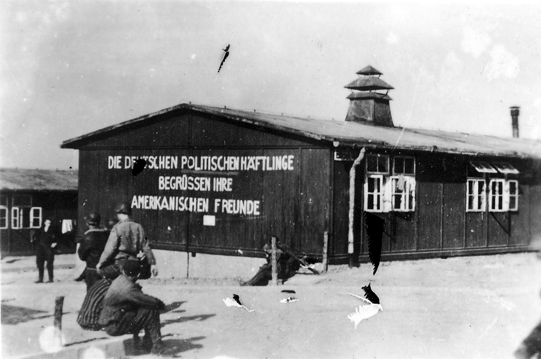 Moment de reculegere ţinut de supravieţuitorii Holocaustului, la 70 de ani de la eliberarea lagărului de concentrare Buchenwald