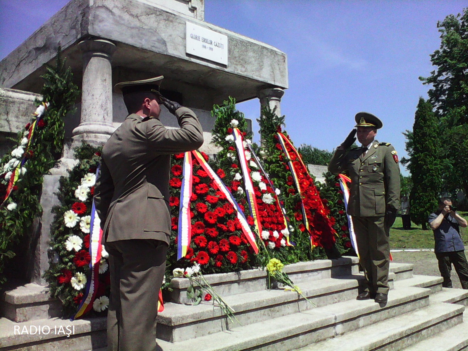 (AUDIO/FOTO) Iaşi: Ceremonii militare şi religioase de Ziua Eroilor