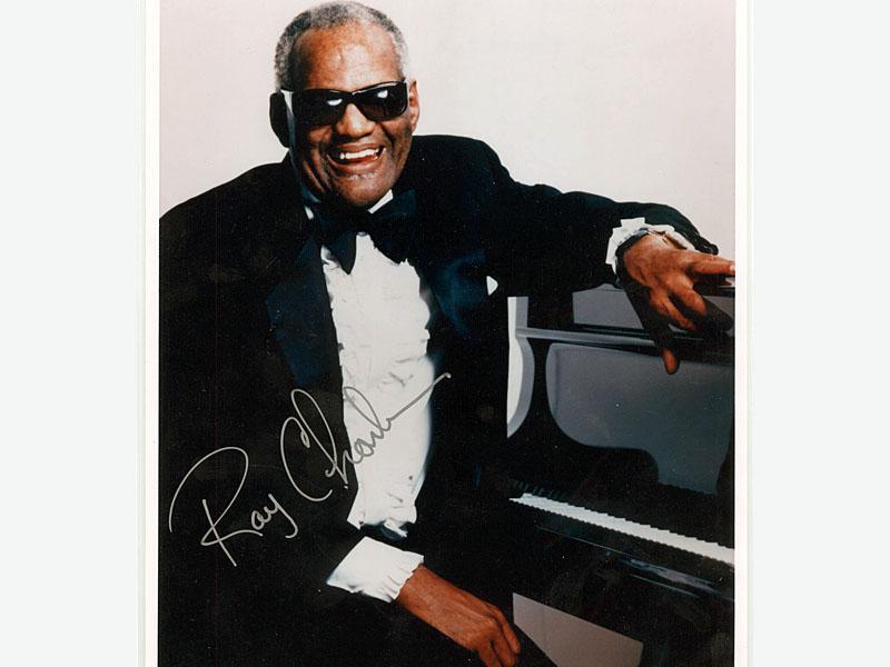 „Nu am vrut să fiu faimos. Am vrut doar să fiu mare.” (Ray Charles)