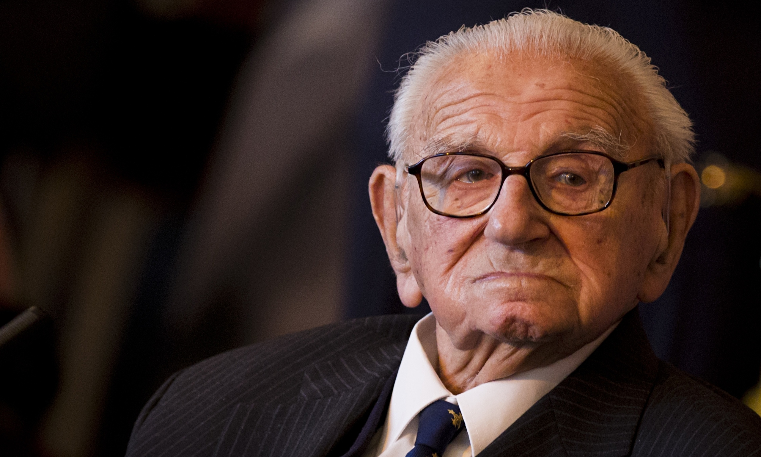 Sir Nicholas Winton, omul care a salvat 669 de copii evrei din mâinile naziştilor, a murit la vârsta de 106 ani