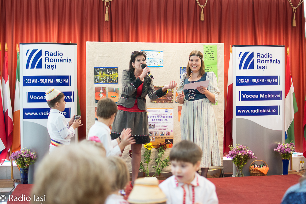 Spectacol „Bucurii pentru copii, la Radio Iași” (FOTO)