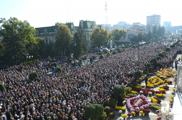 Iaşi: Hramul Sfintei Cuvioase Parascheva