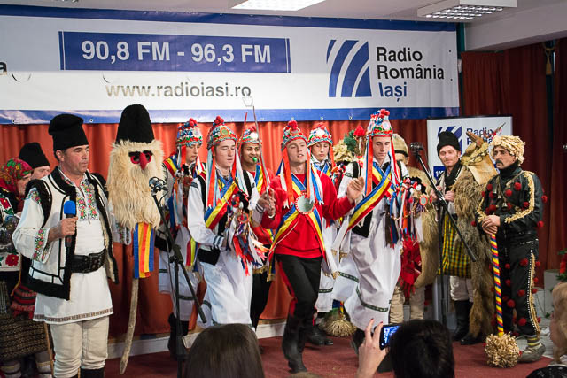 „Dalbe Flori de Sărbători” – Spectacol de Colinde și Obiceiuri de Crăciun şi Anul Nou (FOTO)