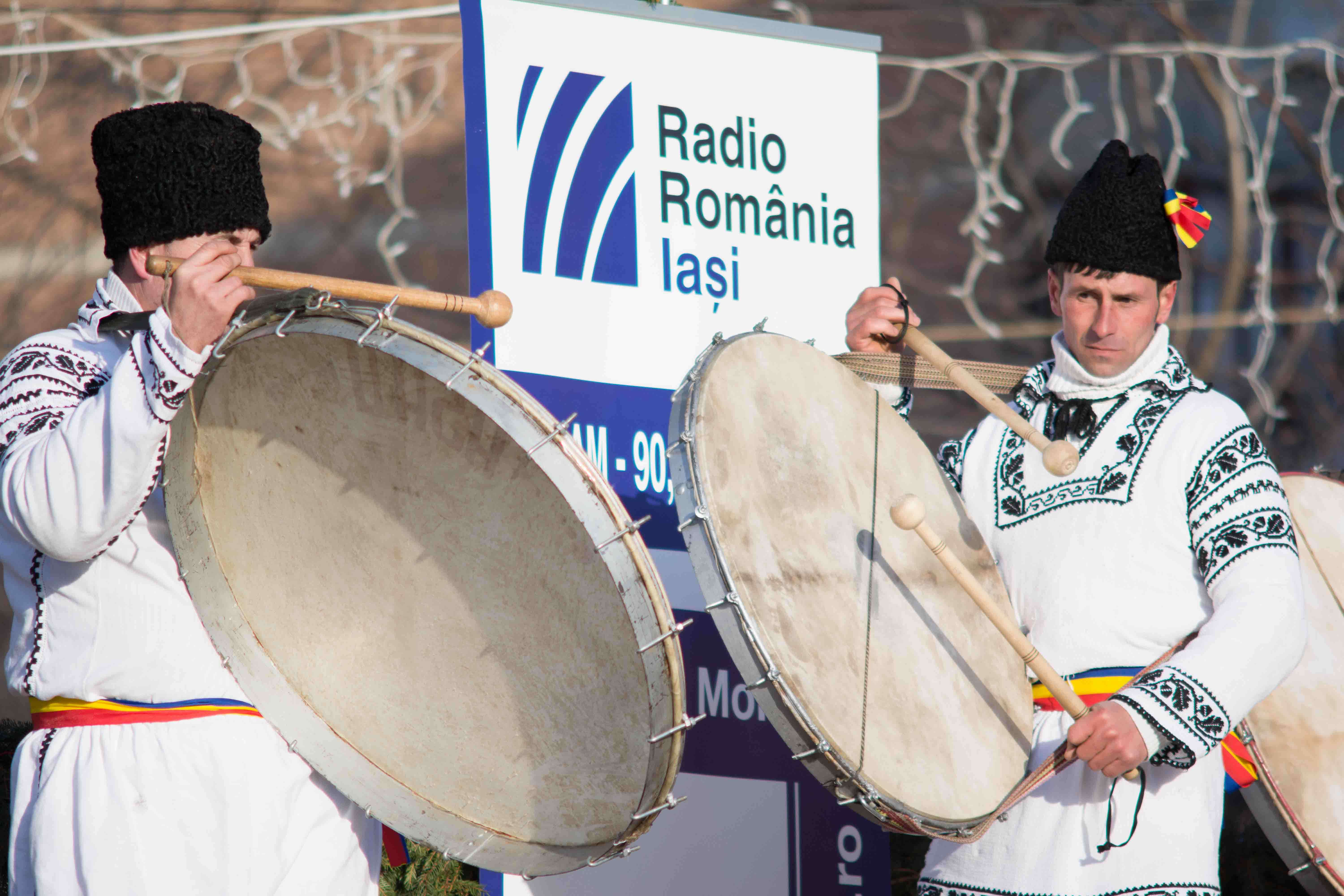 (FOTO) Festivalul „Datini şi obiceiuri strămoşeşti” – Comăneşti 2015