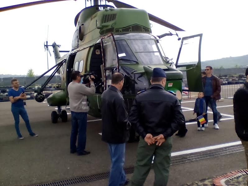 (FOTO) IAŞI: Expoziţie cu tematică militară de Ziua Veteranilor