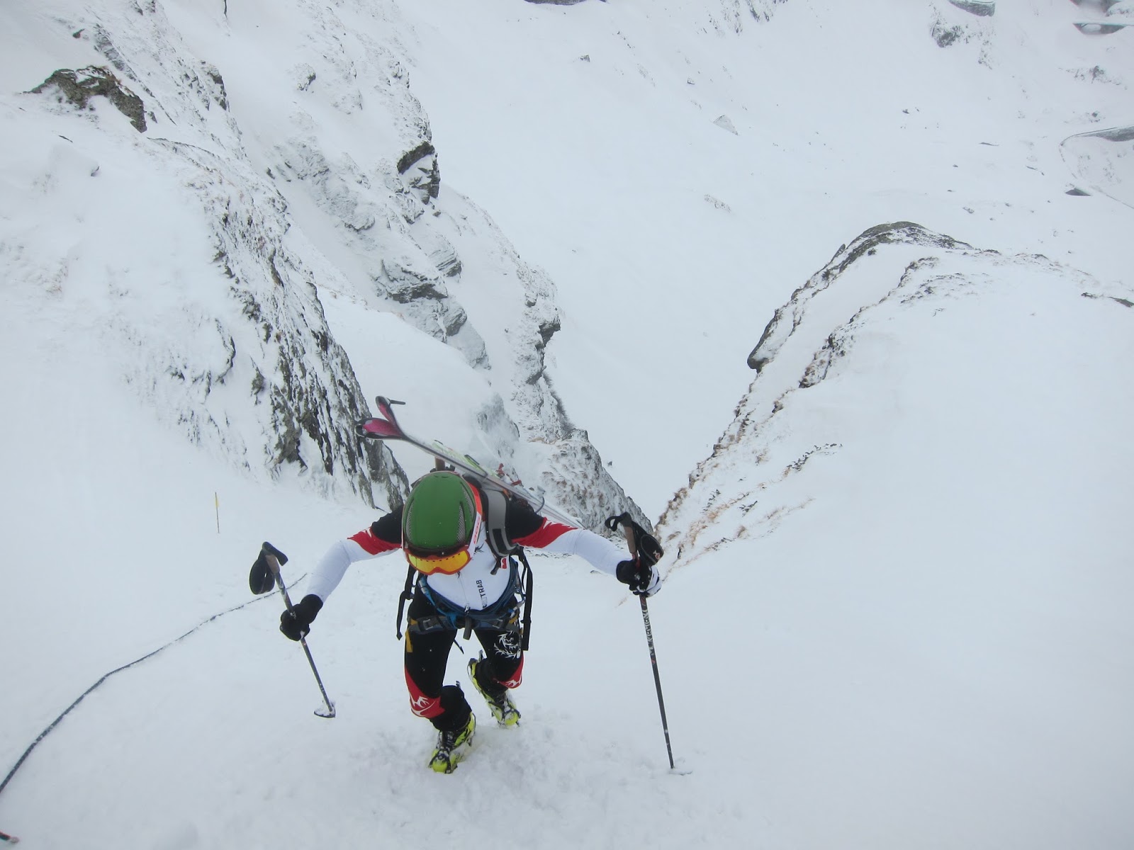 Alpinistul Adrian Vălean a început expediţia spre vârful Cho-Oyu (8.200 metri altitudine, în Himalaya)