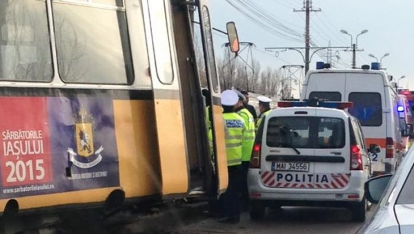 IAŞI: Accident rutier pe Calea Chişinăului. Circulaţia tramvaielor a fost oprită