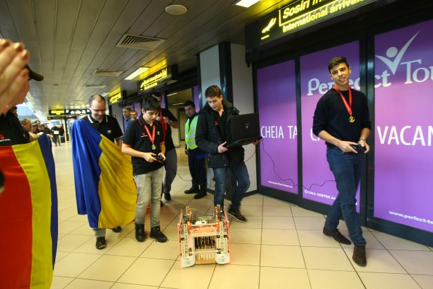 Liceeni români – locul al treilea la Campionatul Mondial de Robotică din SUA