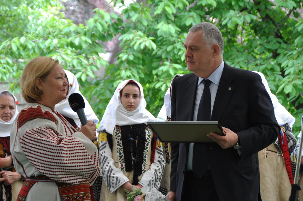 Diplomă şi Medalie aniversară pentru Radio România