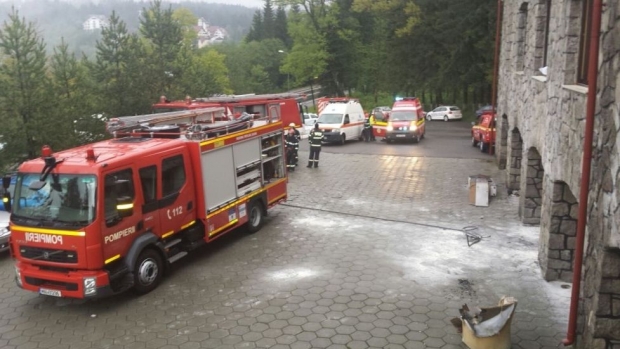 Braşov: 120 de turişti evacuaţi dintr-un hotel din Predeal din cauza unui incendiu