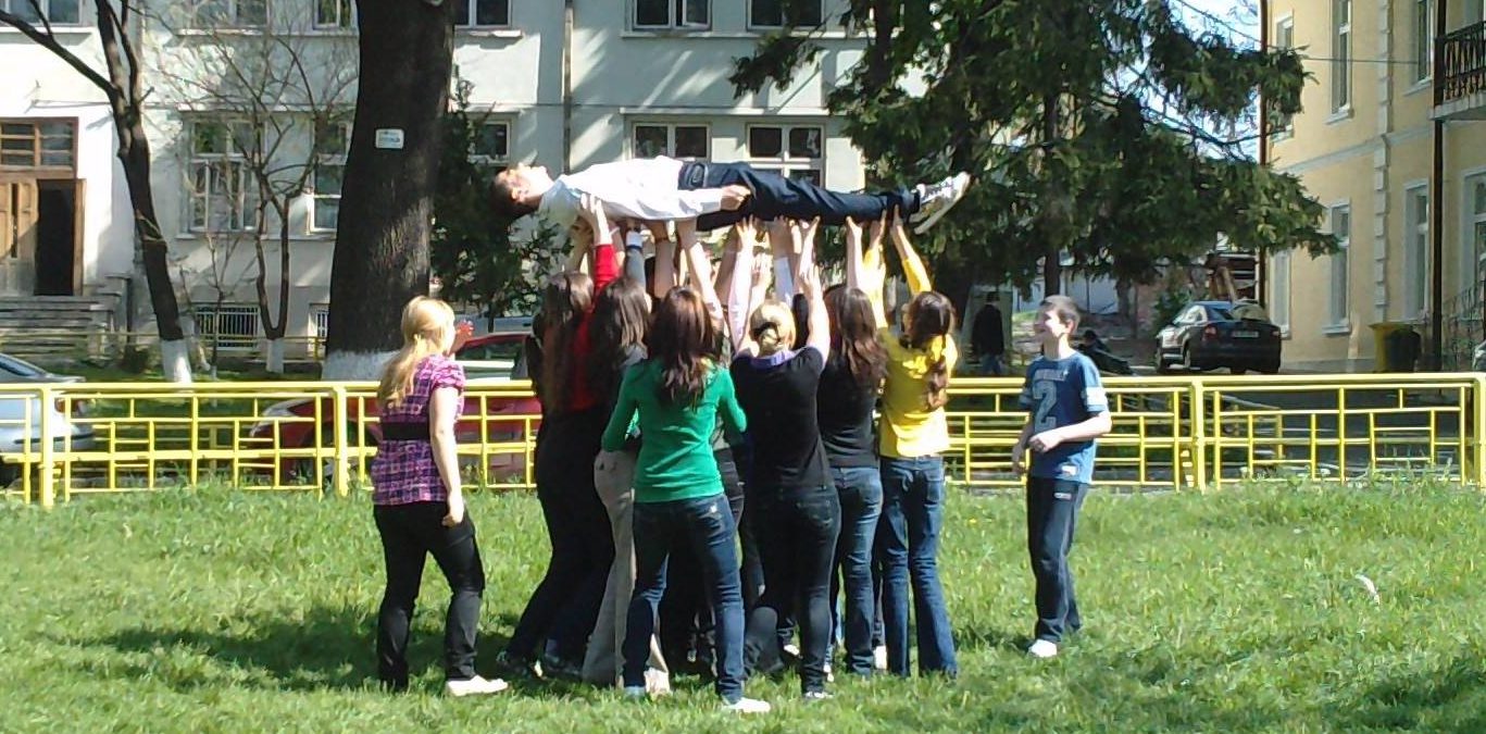 Festival național de teatru școlar în limbi străine Teatru sub castani