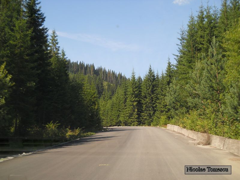 Traficul rutier pe Transalpina şi Transfăgărăşan va fi interzis începând din 6 noiembrie