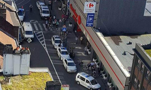 Trei persoane înjunghiate într-un autobuz din Bruxelles