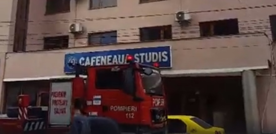 (UPDATE) Iași: Incendiu la căminul STUDIS, în apropiere de Poliția Municipiului