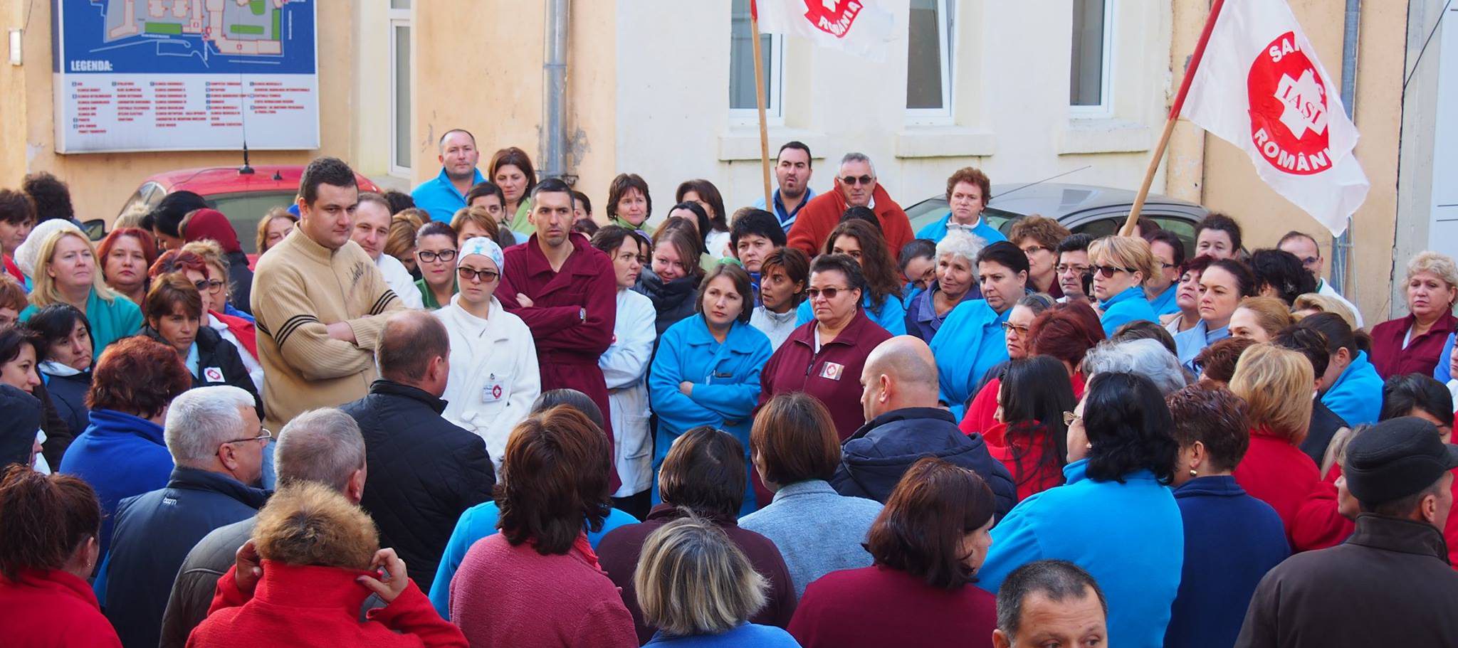 (AUDIO/FOTO) IAŞI: Cadrele medii sanitare din judeţ, în grevă de avertisment