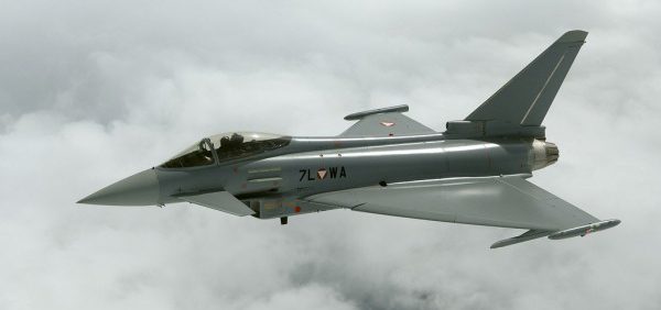 Marea Britanie va desfășura în România avioane Eurofighter Typhoon