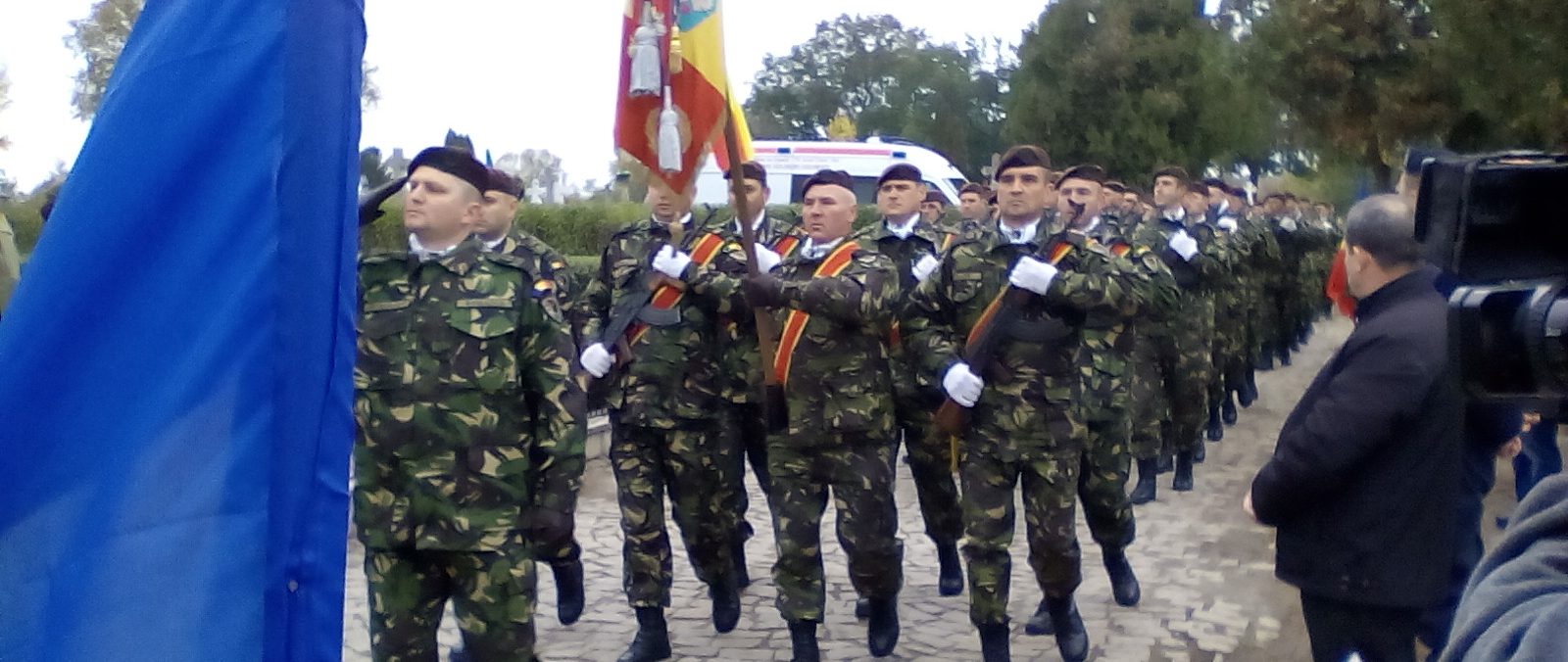 (FOTO) Militarii din întreaga ţară sărbătoresc, astăzi, Ziua Armatei României