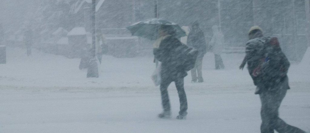 INFORMARE METEO: Ninsori, vânt şi polei în judeţele Moldovei