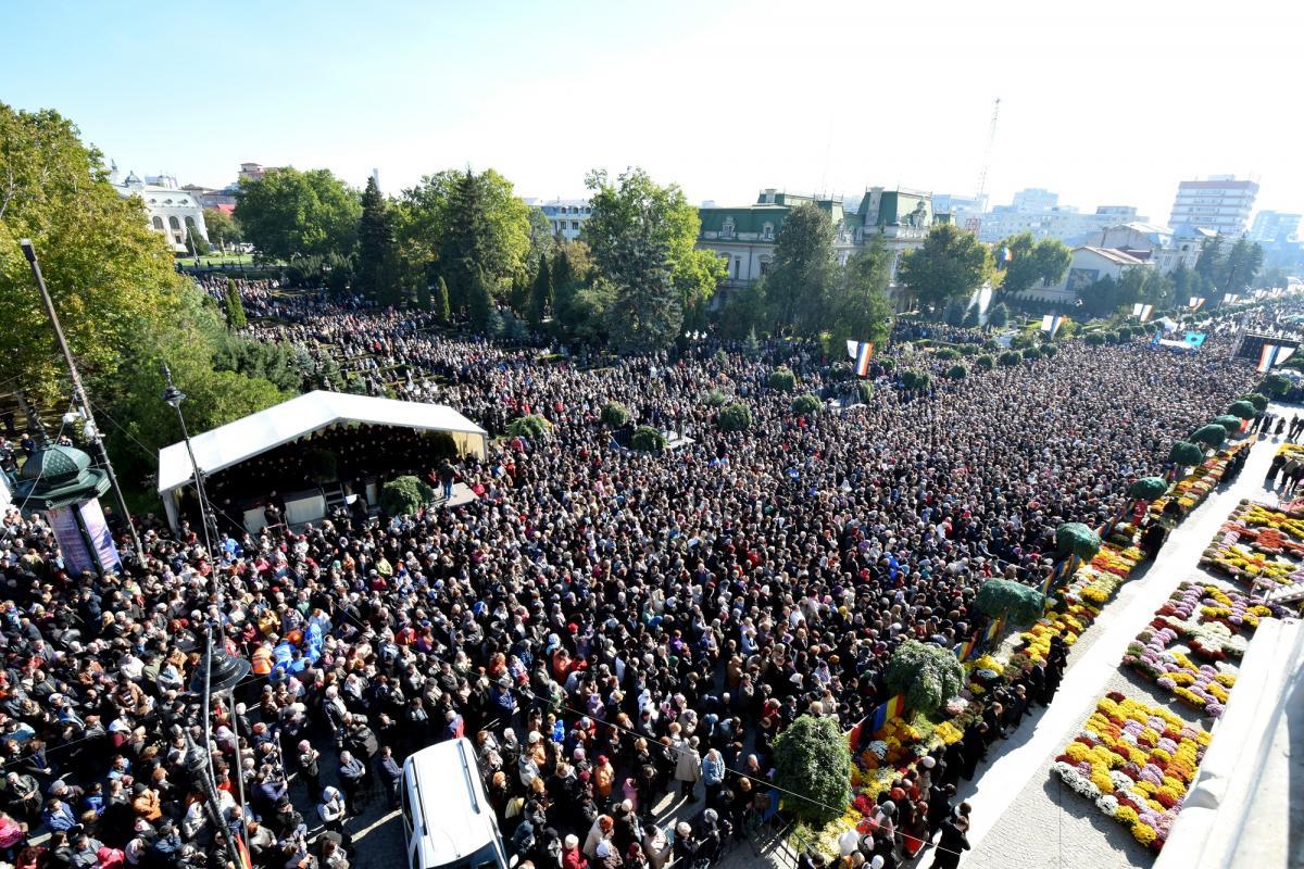 IAŞI: Hramul Sfintei Cuvioase Parascheva – program 10 – 16 octombrie 2016