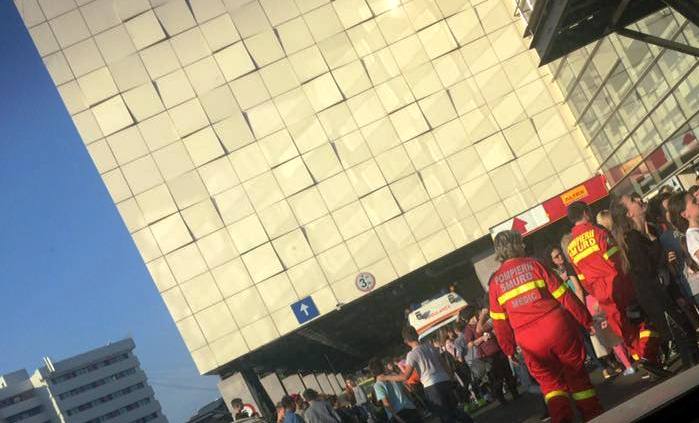 Iaşi: Sute de persoane, evacuate din mall-ul din campusul Tudor Vladimirescu