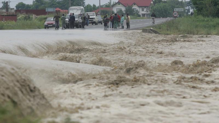 INHGA: Cod galben de inundații în opt bazine hidrografice din zona Moldovei, până la miezul nopții