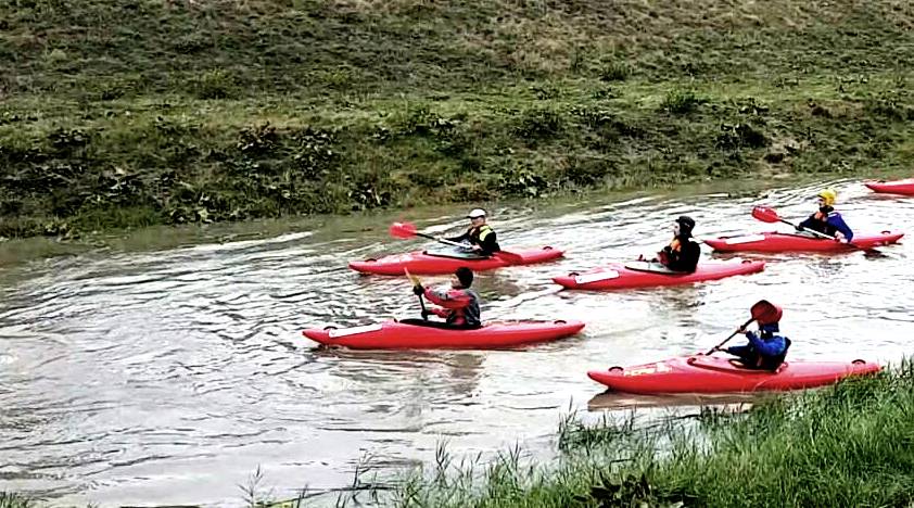 Acţiune inedită la Iaşi: caiac-canoe pe râul Bahlui