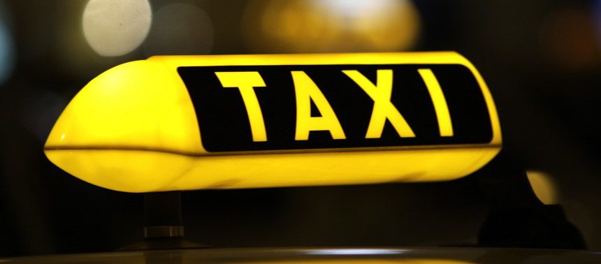 (AUDIO) Iaşi: Taximetrist găsit mort în maşină după ce a suferit un stop cardiac