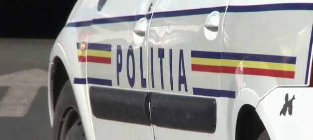 Galaţi: Şoferul fără permis care a luat pe capotă un poliţist, arestat preventiv