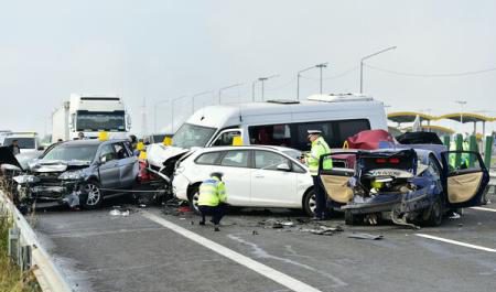 Procurorii au deschis dosar penal în cazul accidentului de pe autostrada A2