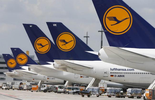 Piloții de la Lufthansa vor suspenda duminică greva