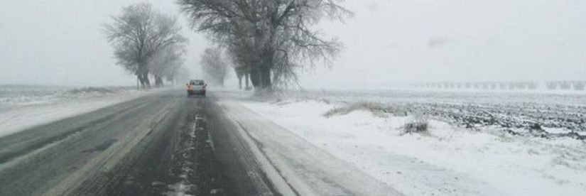 Suceava: Circulaţie îngreunată în zona de munte a judeţului, din cauza ninsorilor