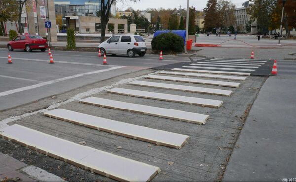 (VIDEO/FOTO) Prima trecere de pietoni inteligentă din România