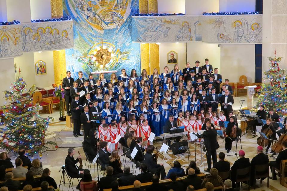 (GALERIE FOTO) Concertul de Crăciun al corului „Juvenes Ecclesiae” Iași