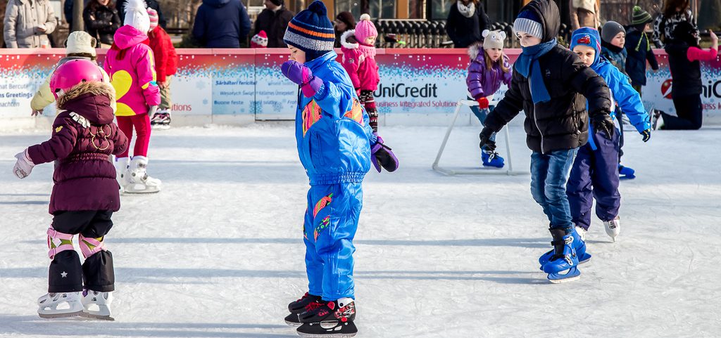 Iaşi: S-a deschis şi al doilea patinoar la Palas, dedicat copiilor