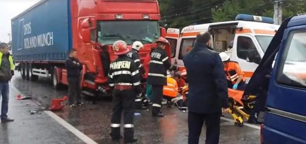 (AUDIO) Vaslui: Grav accident rutier în localitatea Iveşti; a fost activat codul roşu de intervenţie