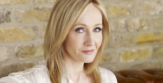 J.K. Rowling a dezvăluit pe Twitter că se află într-un stadiu avansat cu două noi romane