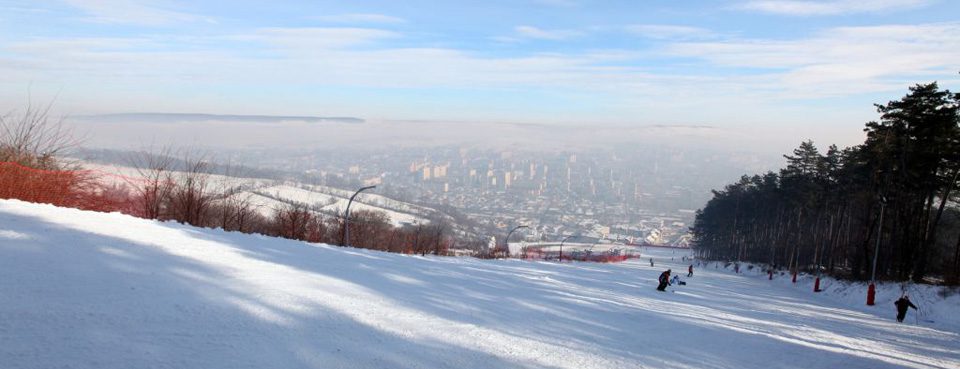 Pârtie de schi din Piatra Neamţ, nefuncţională şi în acest an