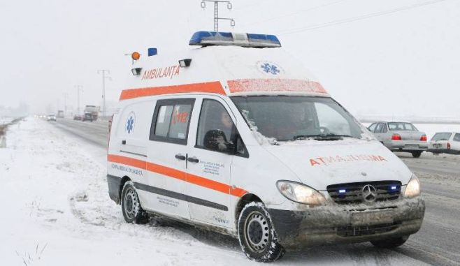 Vaslui: Femeia gravidă din Muşata fost preluată de ambulanţă şi transportată la Spitalul Huşi