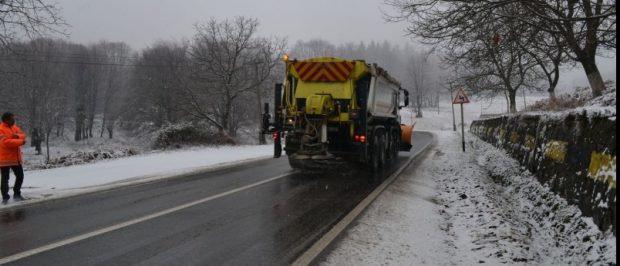 Carmen Dan: Nu mai sunt autostrăzi și drumuri naționale blocate; 107 trenuri – anulate, iar 18 au întârzieri