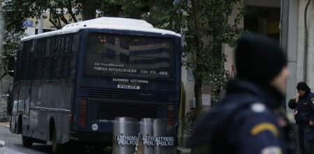 Grecia: Atac armat împotriva sediului partidului socialist; un polițist a fost rănit