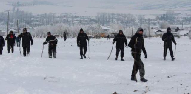 Iaşi: Tânărul dispărut în timpul viscolului descoperit mort la trei kilometri de casă