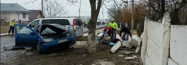 Accident cu trei morţi şi trei răniţi în judeţul Bacău