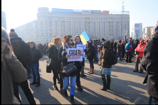 Protest de amploare în București în jurul Palatul Parlamentului