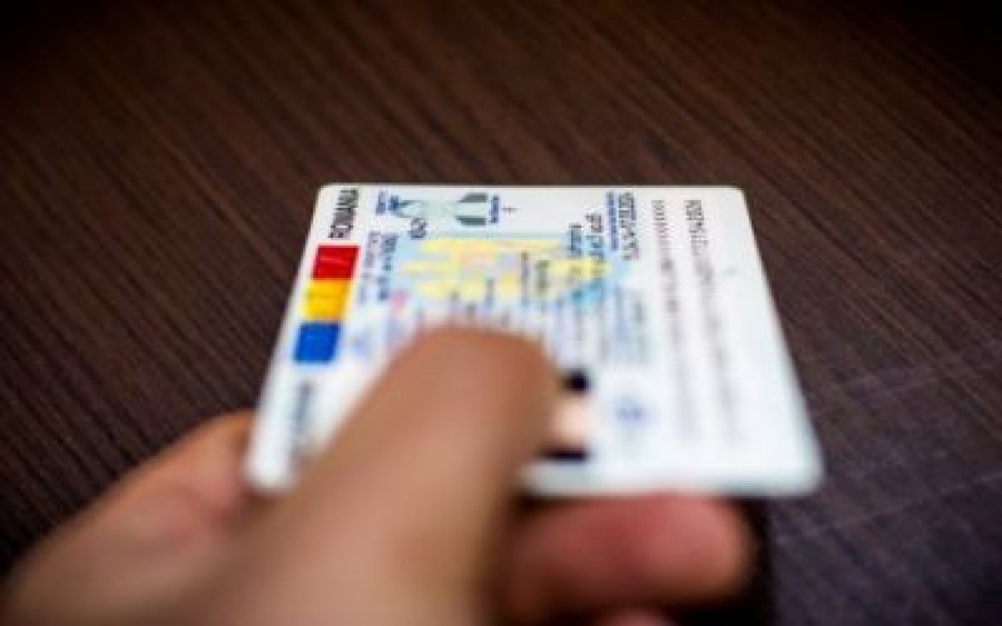 MAI propune un nou format al actului de identitate pentru cetăţenii români