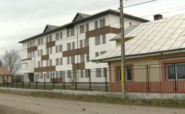 Neamţ: Un pedagog de la Liceul Tehnologic Special din comuna Ştefan cel Mare a fost arestat, după ce ar fi întreţinut relaţii sexuale cu o elevă de 14 ani