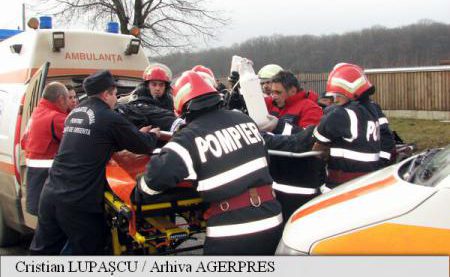 Prahova: Doi morți și șapte răniți într-un accident pe DN 1 în care a fost implicat un microbuz